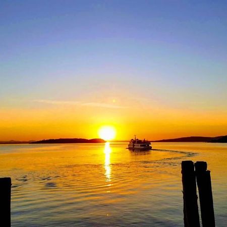 Apartamento Bellavista La Tua Romantica Vacanza Sul Trasimeno Castiglione del Lago Exterior foto